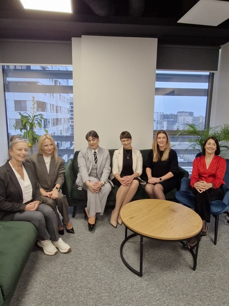 Medium multiforum ryc1